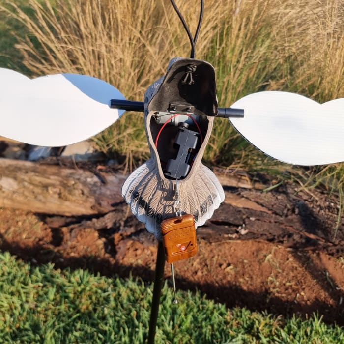 Voodoo Dove Decoy - Pigeon on Spike With Rotating Wings - Image 6